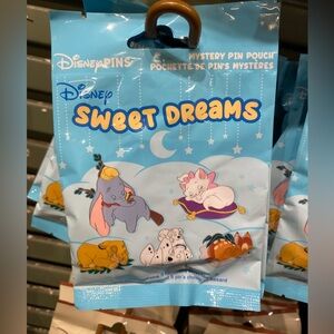 Disney Parks Pin Sweet Dreams Mystery Pouch Pack 5 Sleeping Pins SEALED